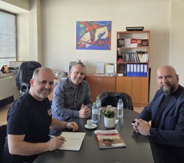 3dadaa3e a6d1 4f73 b385 2b89110ef733